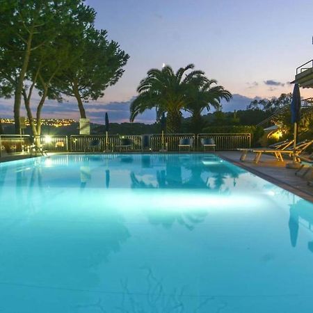 Appartamenti Residence Il Porto 13 E 16 Porto Azzurro Extérieur photo