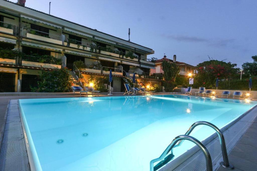 Appartamenti Residence Il Porto 13 E 16 Porto Azzurro Extérieur photo