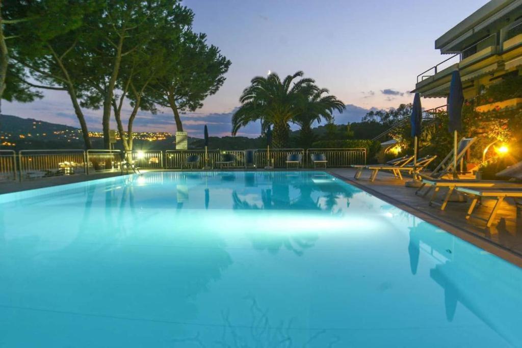 Appartamenti Residence Il Porto 13 E 16 Porto Azzurro Extérieur photo