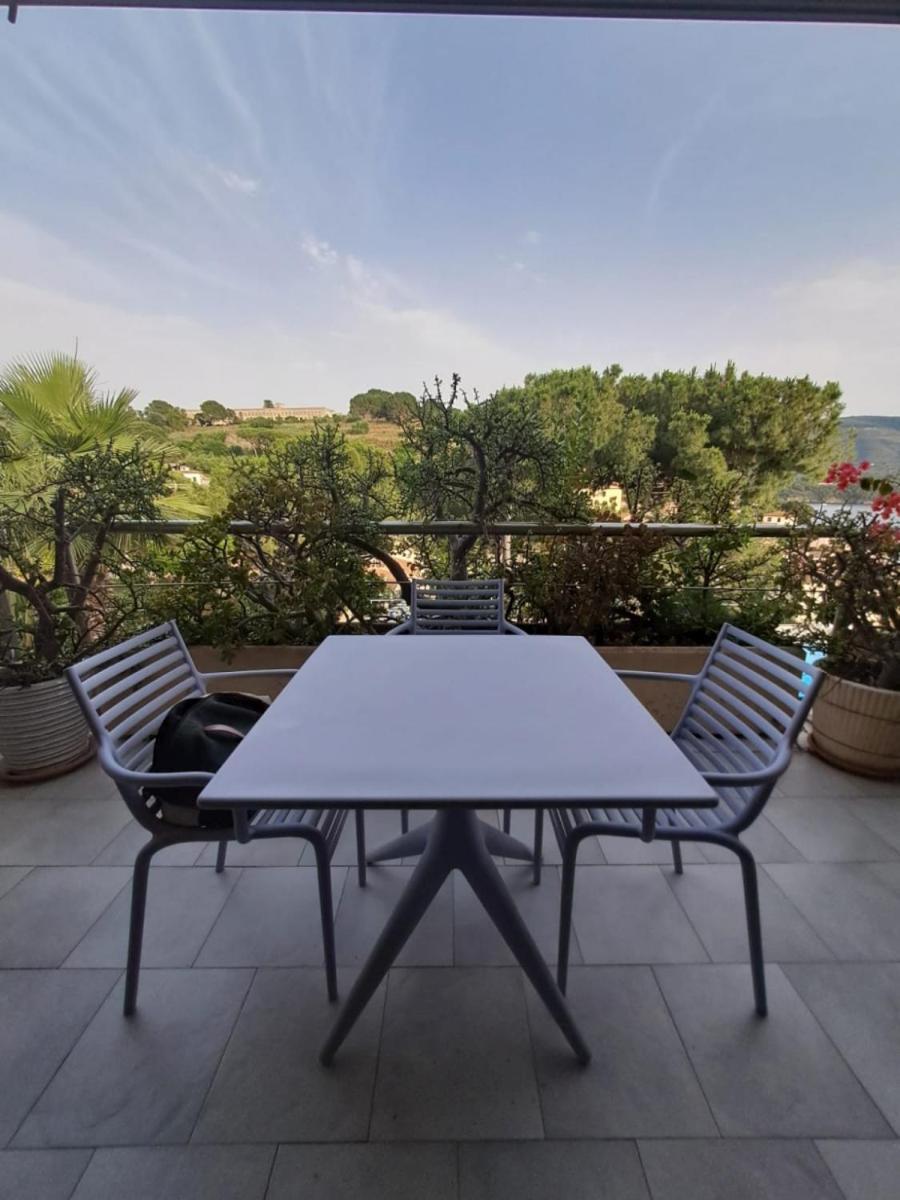 Appartamenti Residence Il Porto 13 E 16 Porto Azzurro Extérieur photo